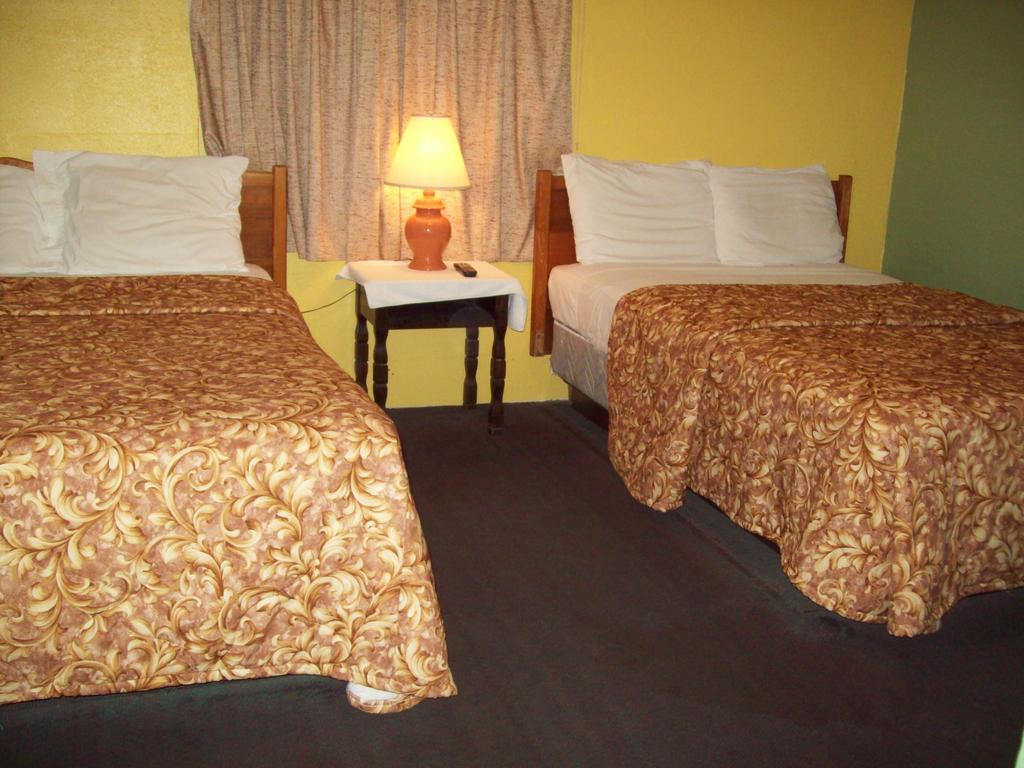 Budget Inn Sanderson Bagian luar foto